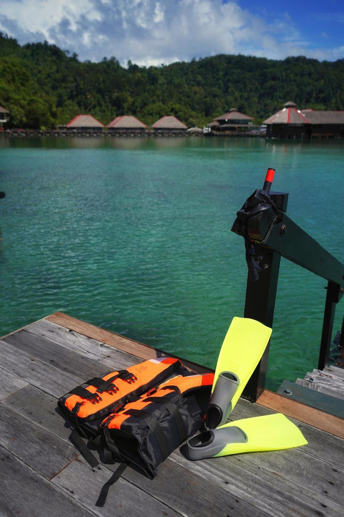 Gayana Marine Resort Exterior photo